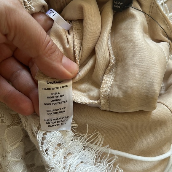 NWT Lulus White Lace All Around Short Romper Sleeveless Sz S - Picture 6 of 6